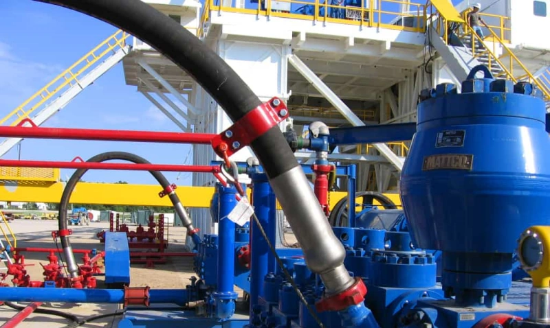 frac hose installation and routing